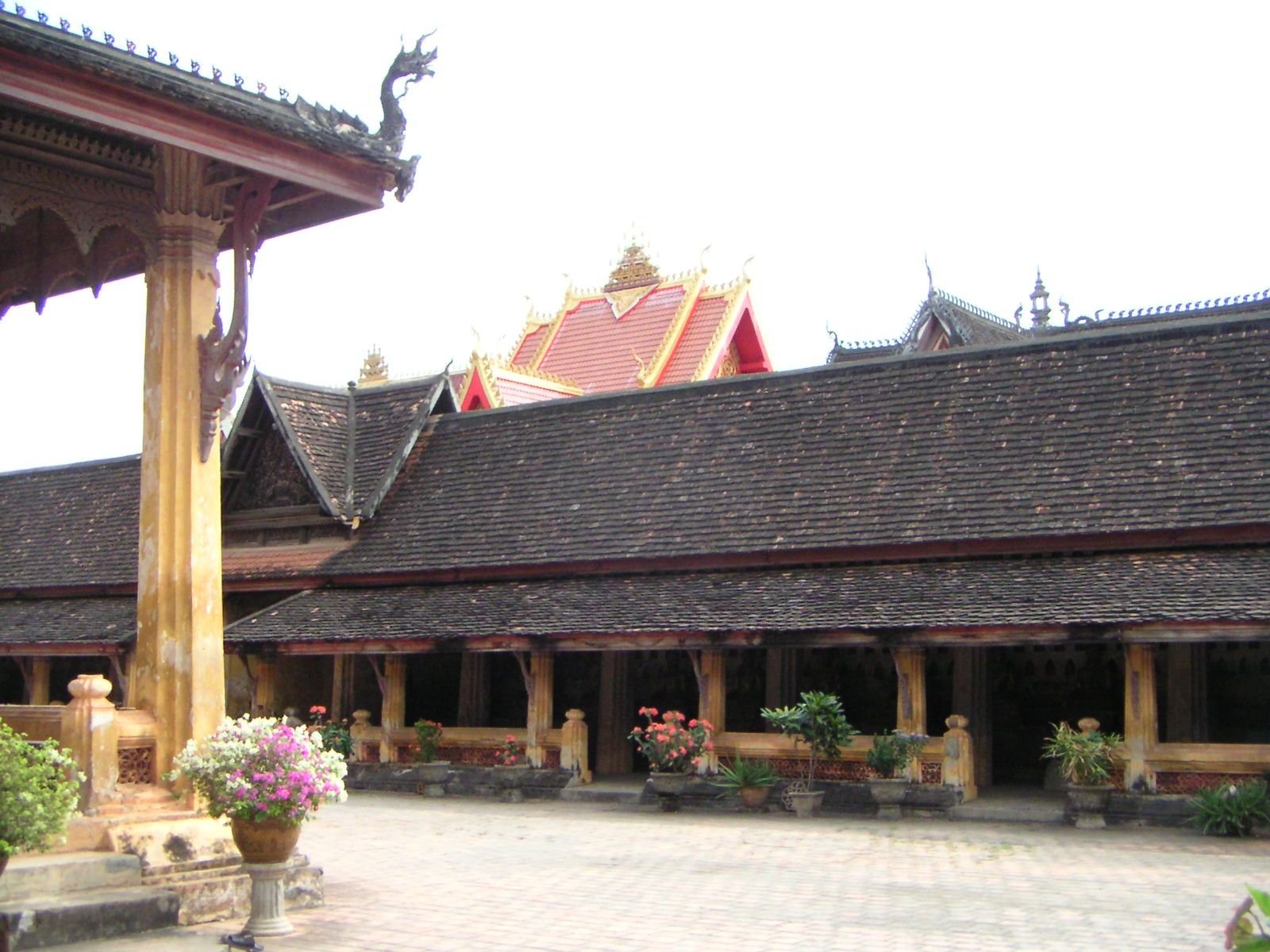 Intérieur du temple Si Saket au Laos