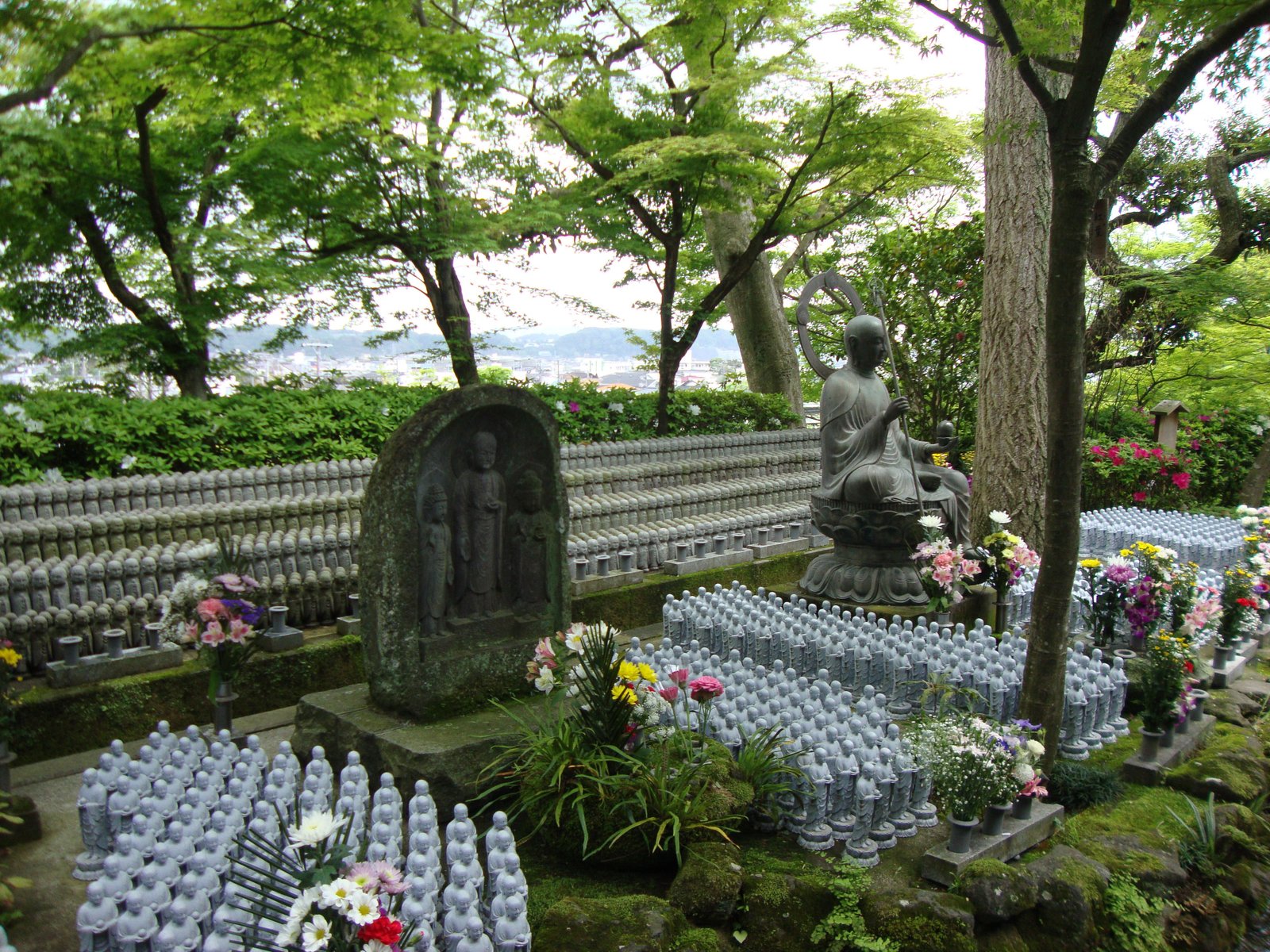 Des statues dans le jardin du temple hasedera, Japon, Asie, photo gratuite
