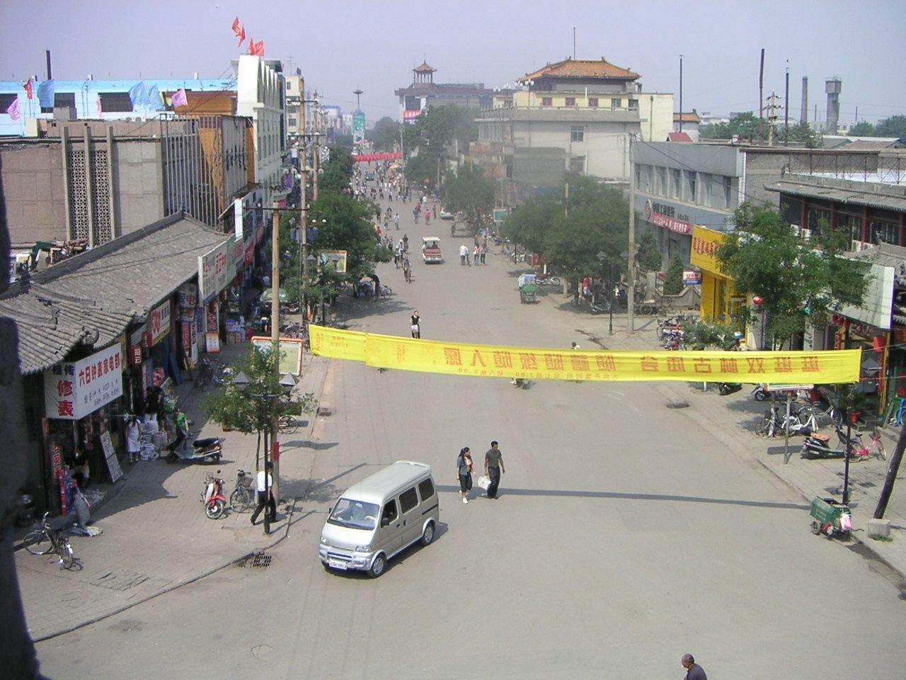 Des personnes dans la rue de Chine, Asie photo gratuite