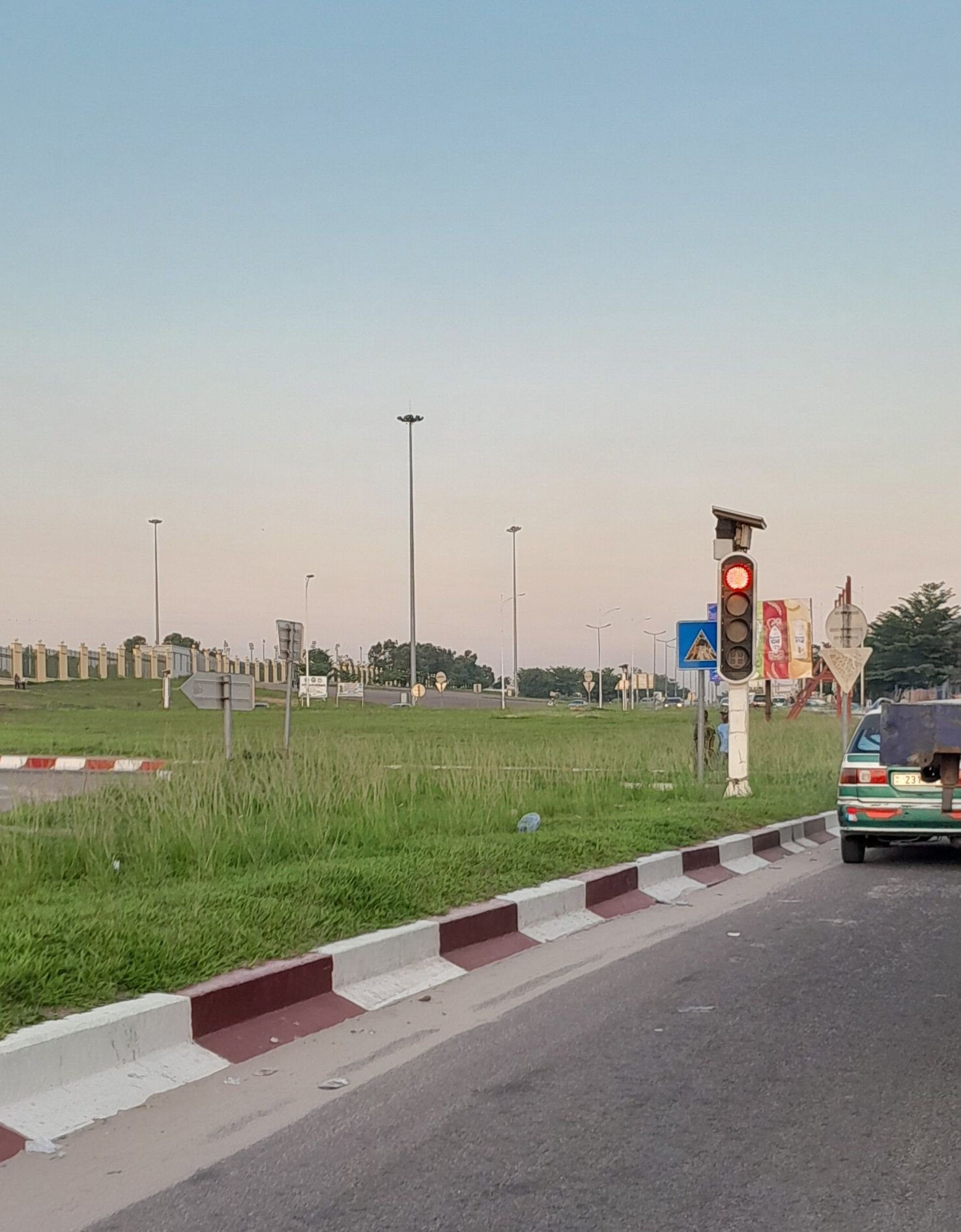 Feu rouge de circulation routière