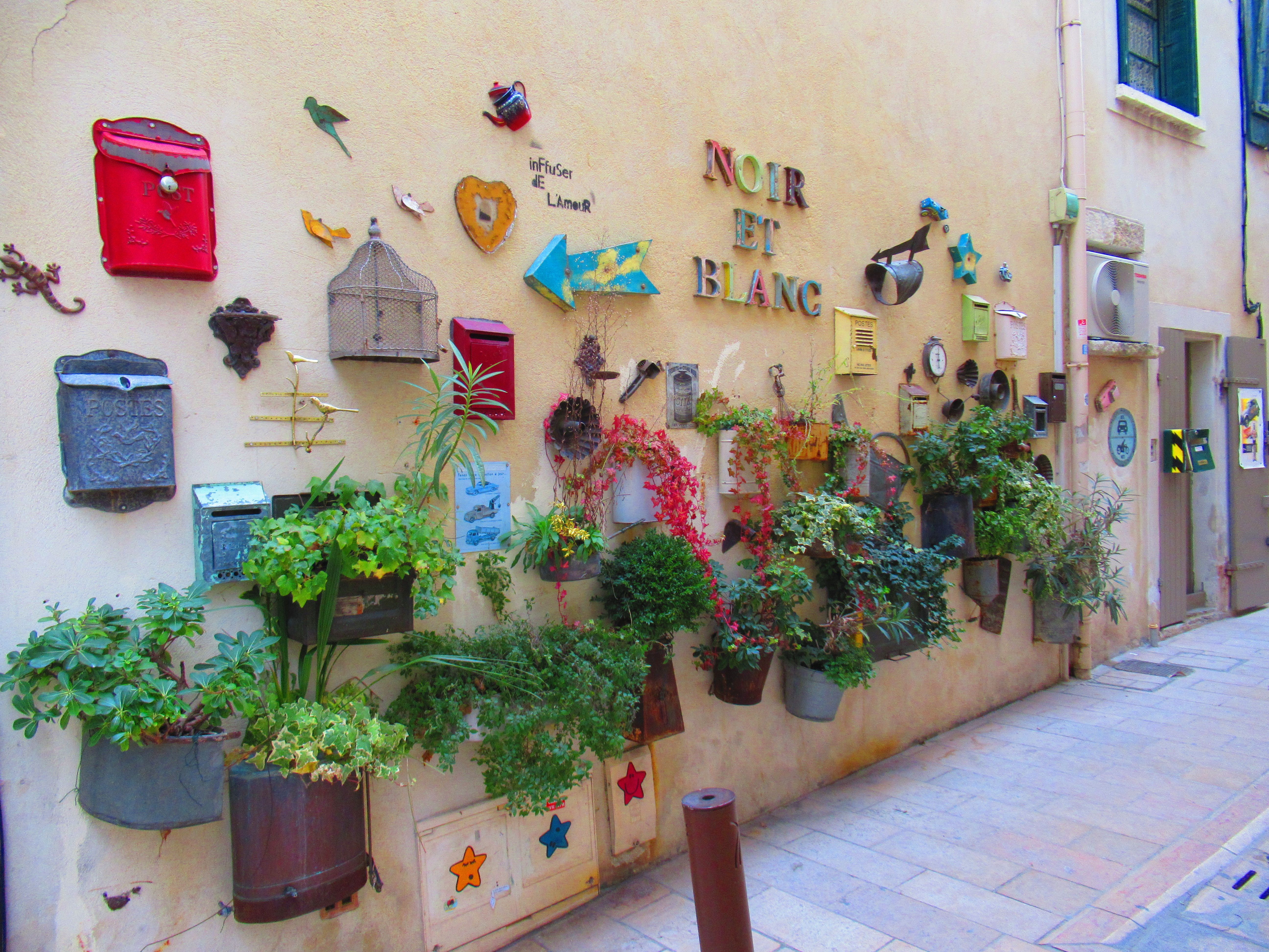 Décoration murale à Saint Rémy-de-Provence