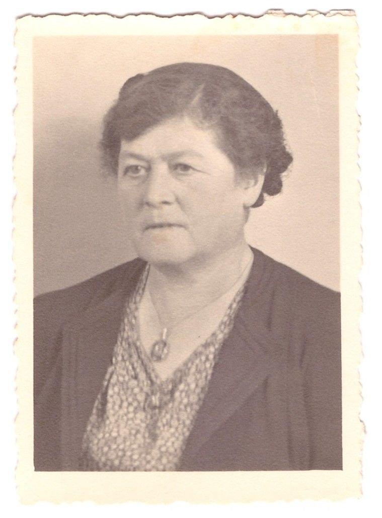 Portrait vintage en noir et blanc d'une femme d'époque photo gratuite