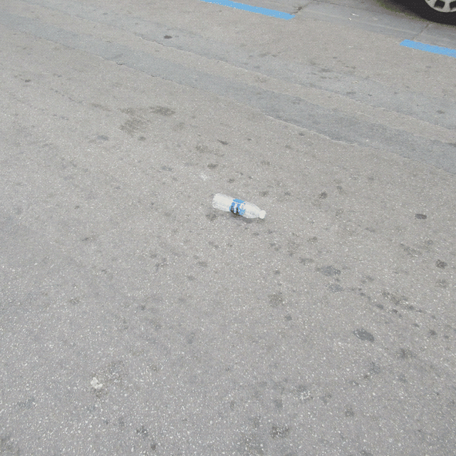 Bouteille d'eau qui roule - GIF