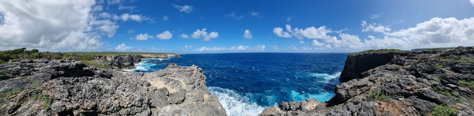 Traces de falaise à Grande-Terre en Guadeloupe