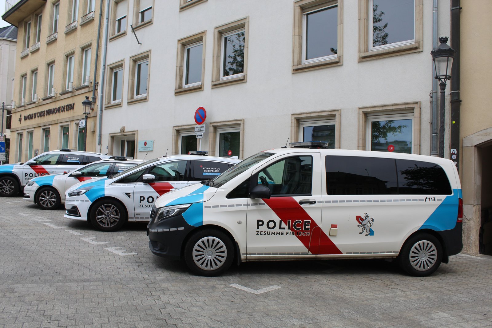 Camion de police, Luxembourg, photo gratuite