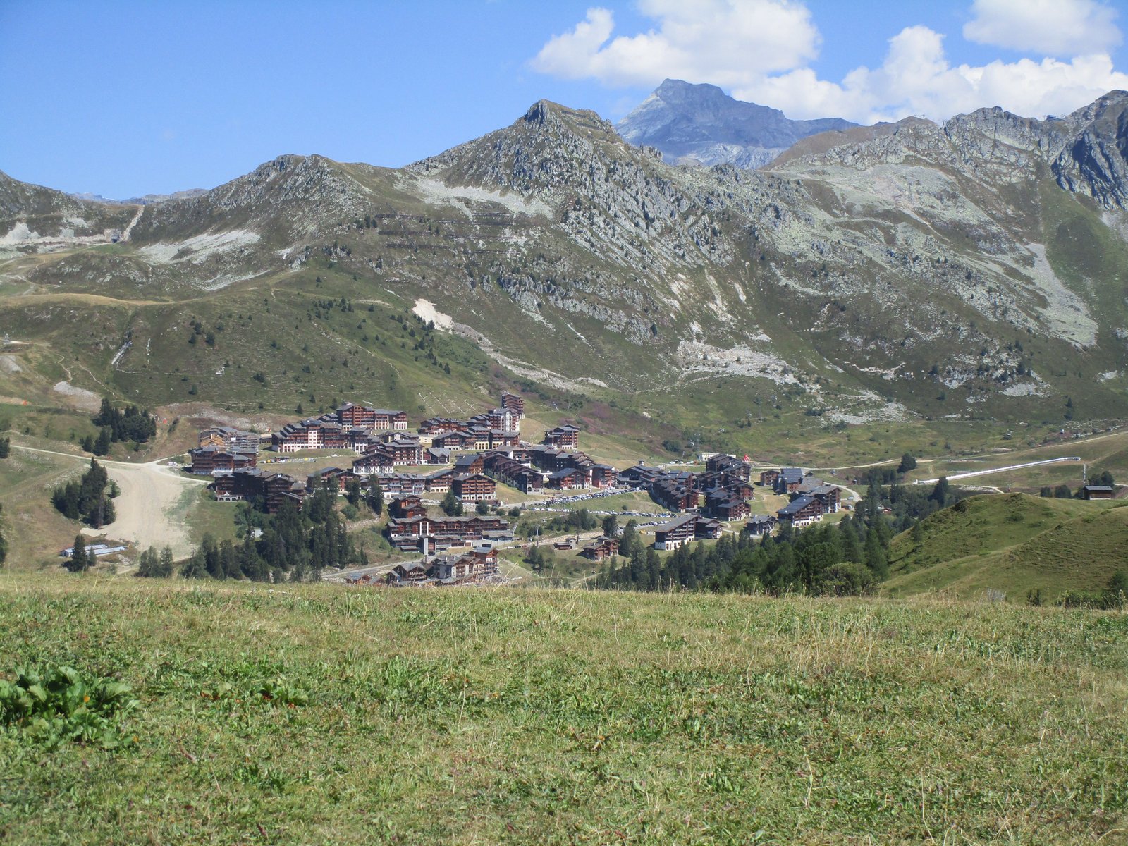 Belle-Plagne Village montagneux de La Plagne dans la vallée Tarentaise en France