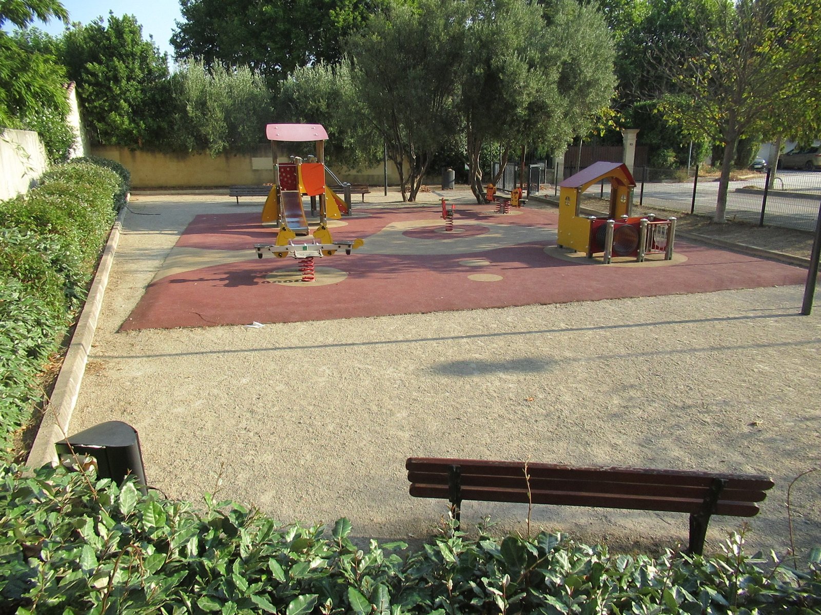 Une aire de jeux pour enfants, photo gratuite