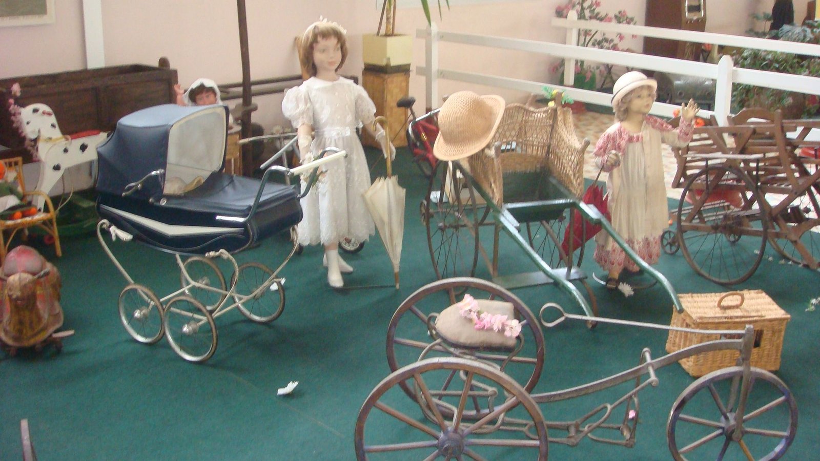 Exposition, musée de jouets anciens photo gratuite