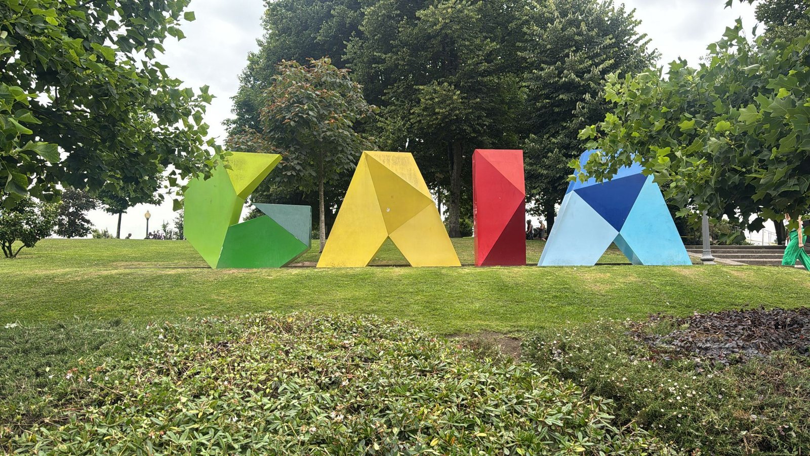 Letras de Gaia, une sculpture colorée, nom de la ville, Portugal, Porto, photo gratuite