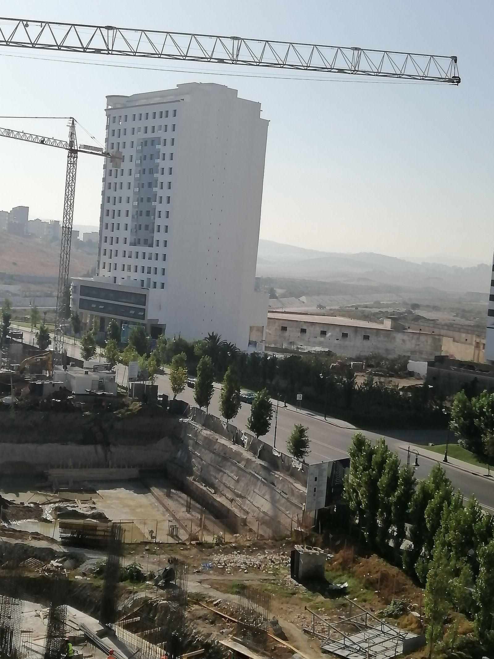 Vue de loin du Royal Mansour Hôtel au Maroc
