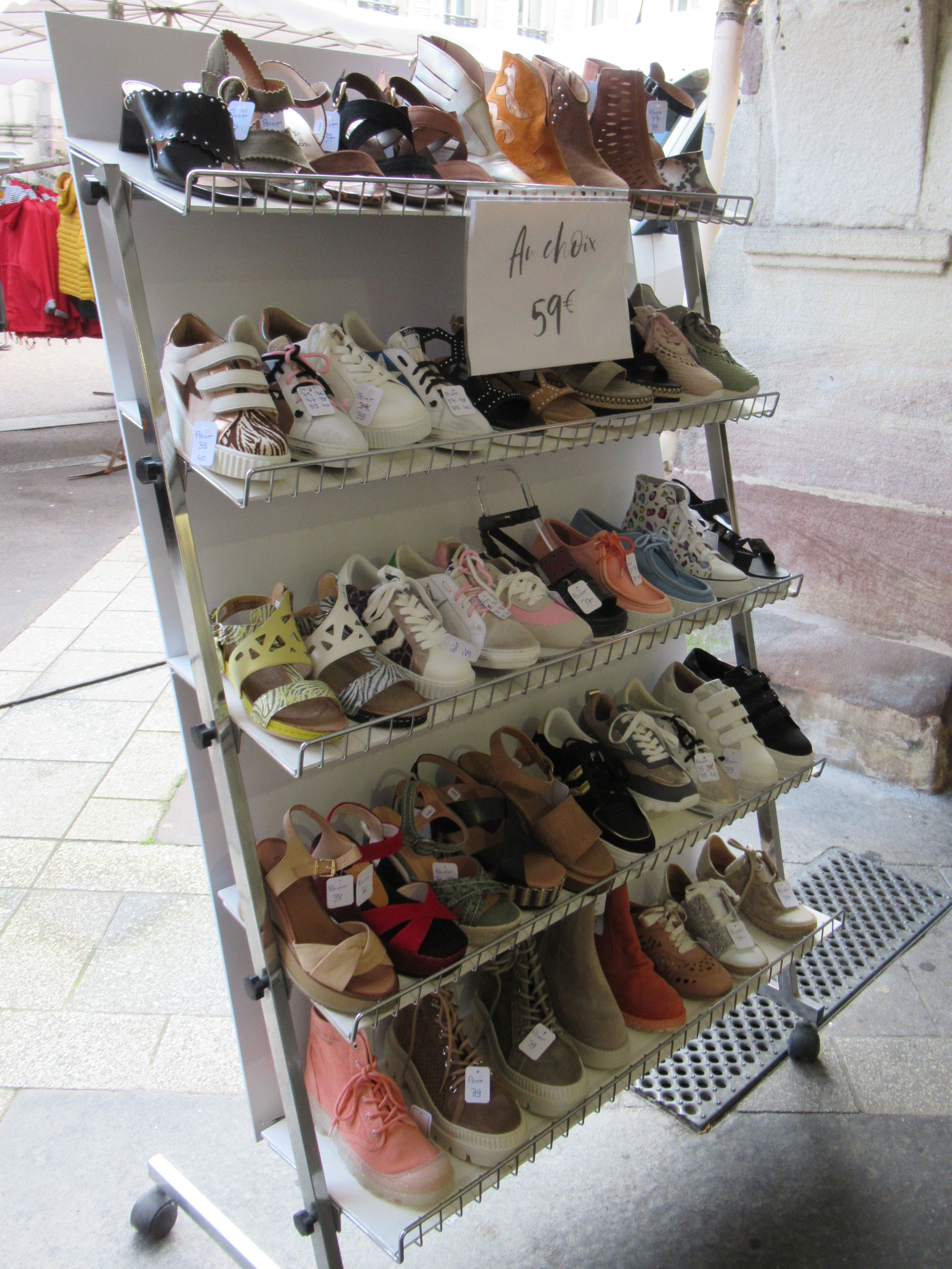 Présentoir à chaussures pour femme
