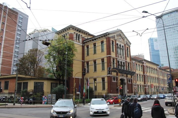 Institut Luigi Galvani dans la ville de Milan Lombardie en Italie photo gratuite