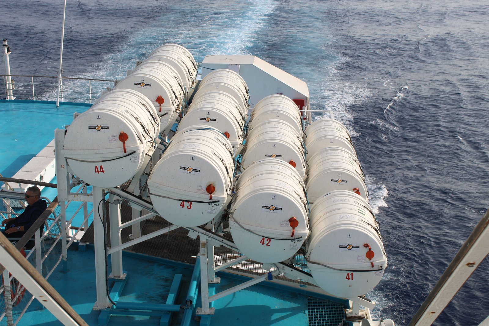 Radeaux de sauvetage sur le Massalia, la Méridionale photo gratuite