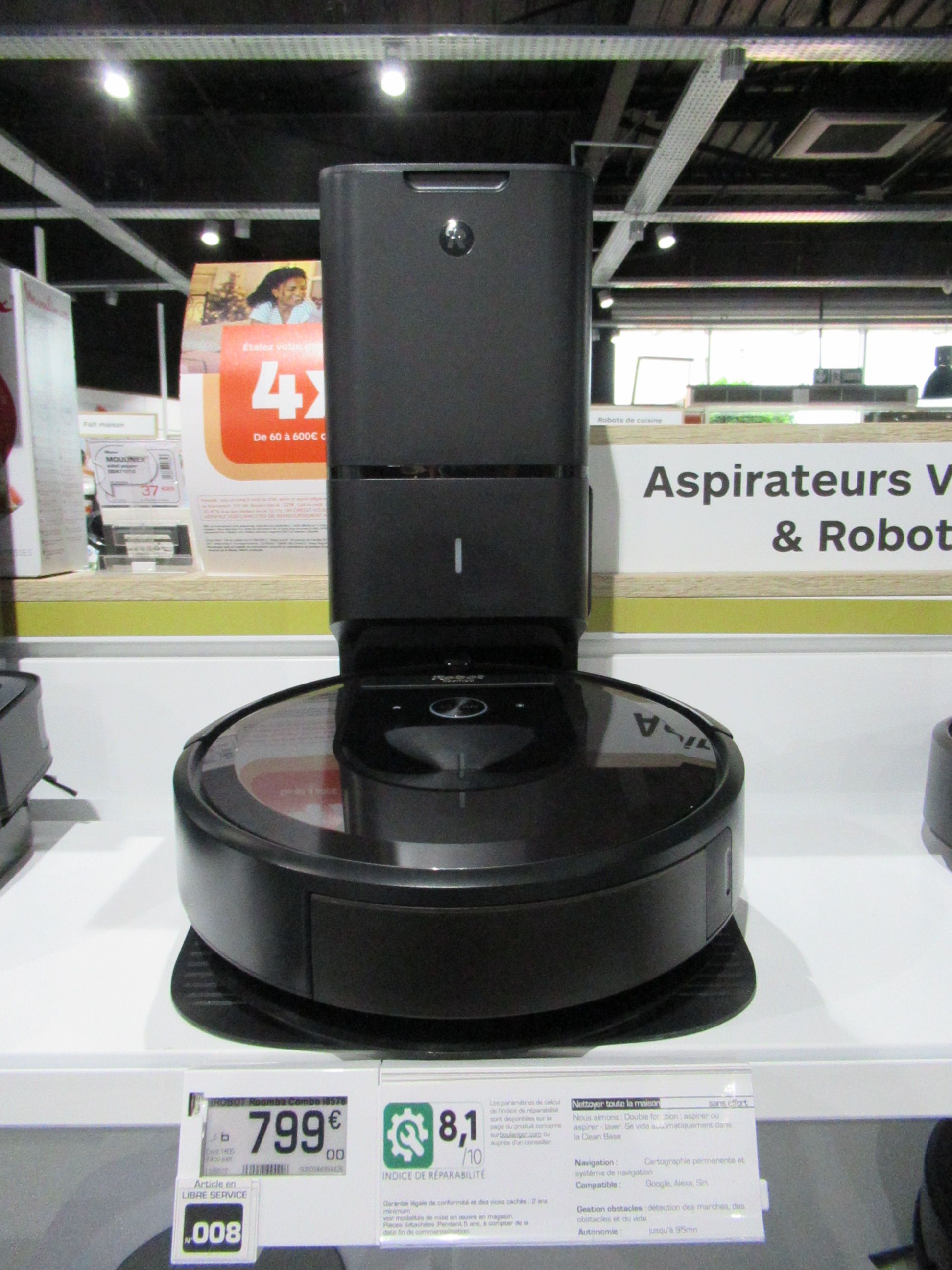 Robot aspirateur en vente dans un magasin