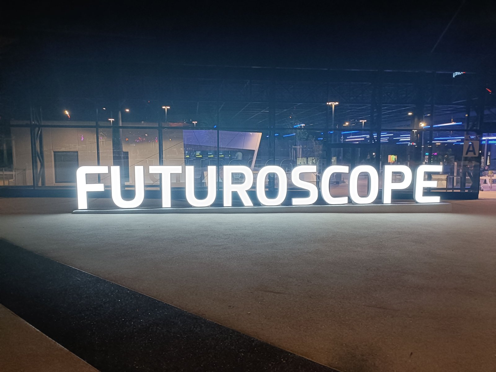 Futuroscope, un parc de loisirs français, photo gratuite