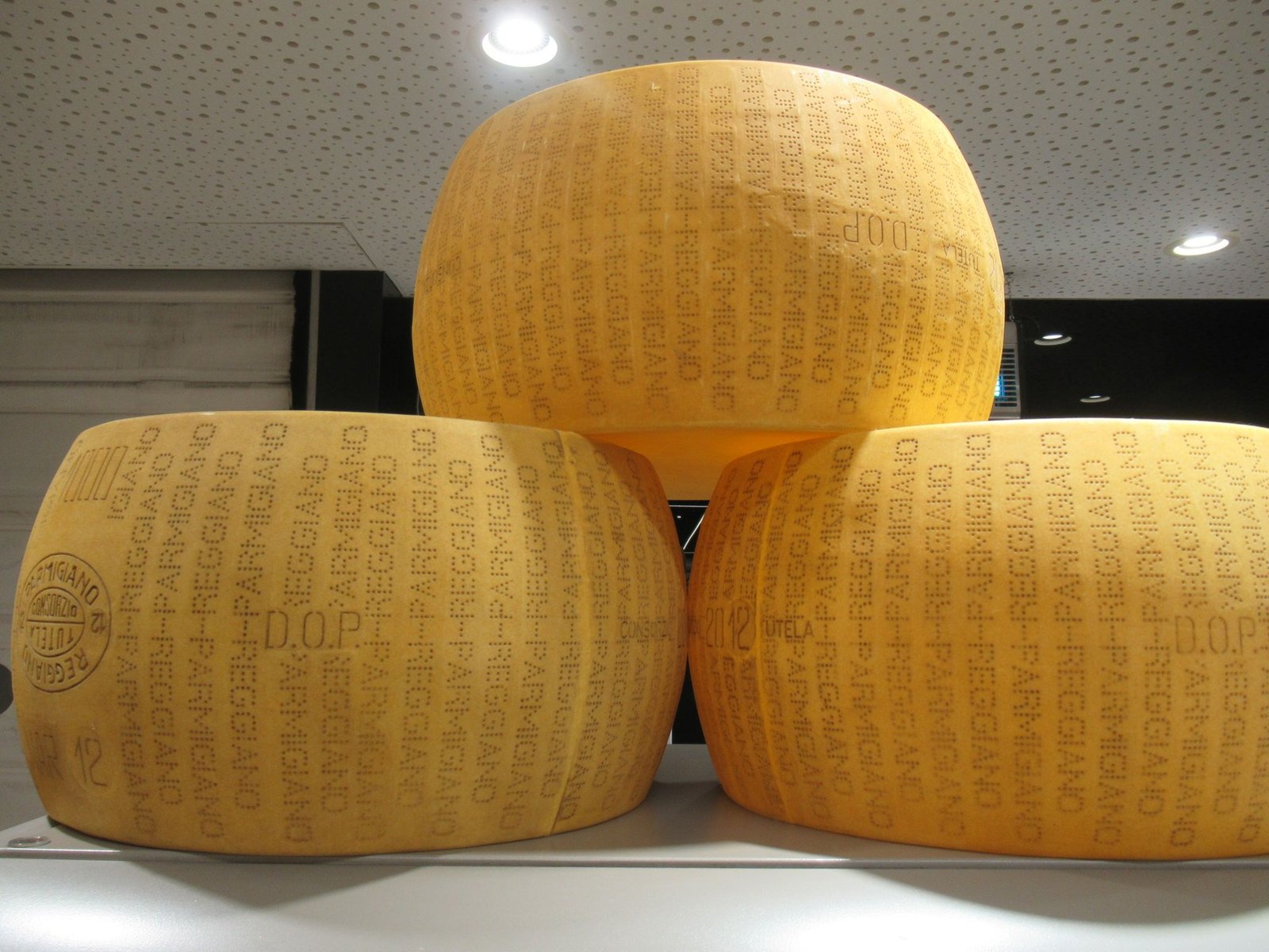 Mules de Parmigiano Reggiano, fromage italien, photo gratuite