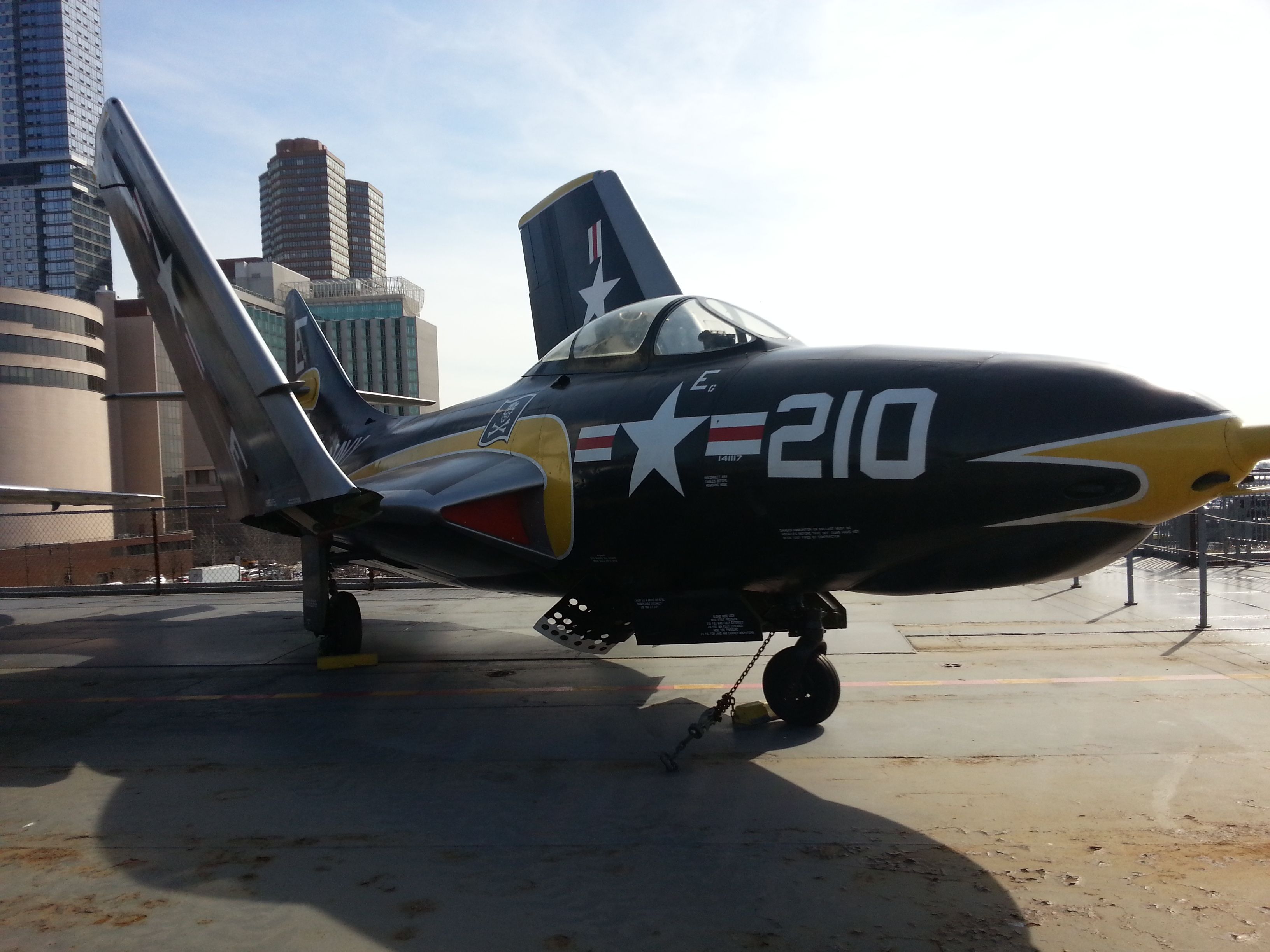 Avion de chasse américain Grumman F9F Cougar