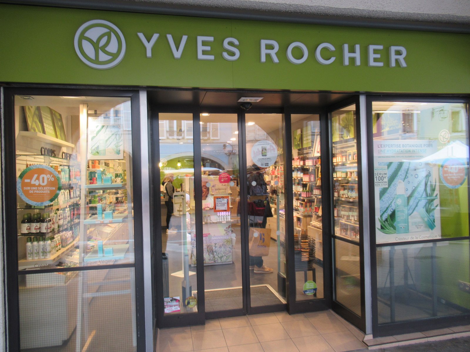 Magasin et institut de beauté de Yves Rocher
