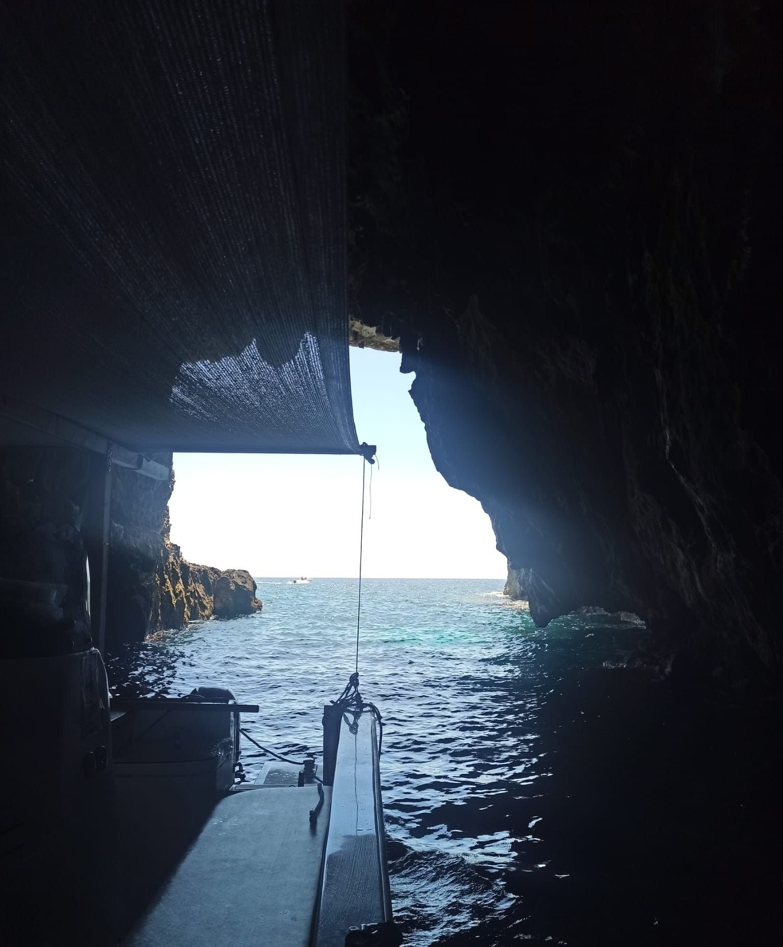 L'intérieur d'une grotte, photo gratuite