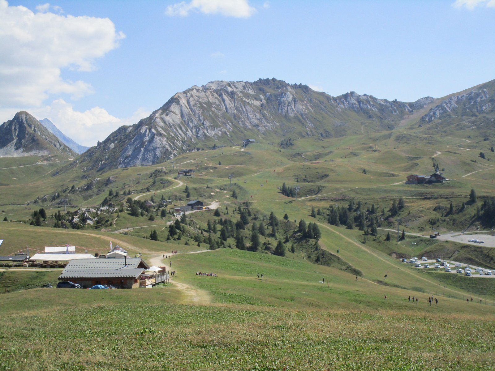 Vue sur les montagnes de La Plagne Tarentaise en France