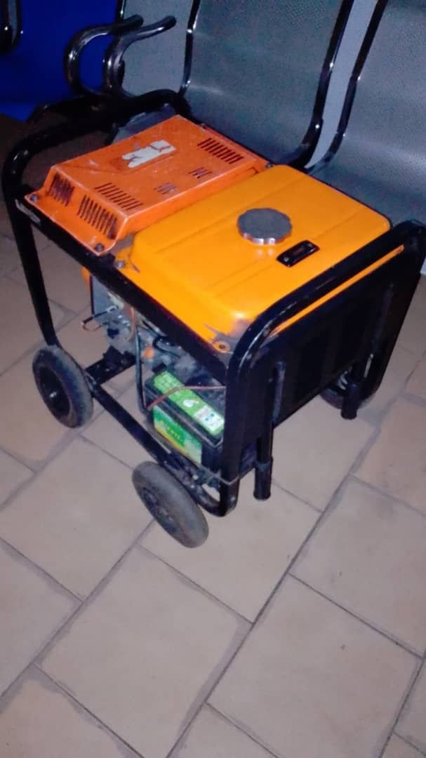 Générateur électrique - groupe électrogène photo gratuite