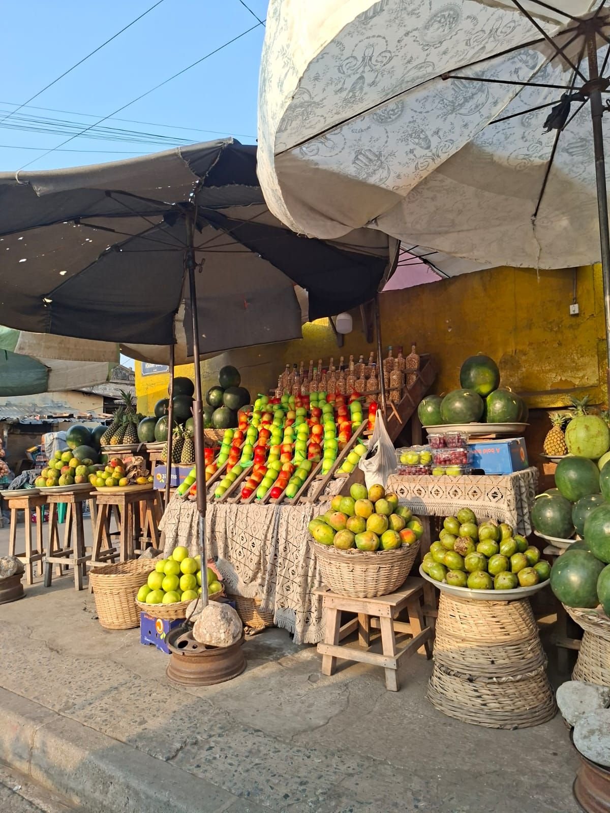 Fruits à vendre dans un marché à Lomé au Togo, photo gratuite