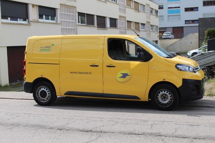Véhicule de livraison de La Poste