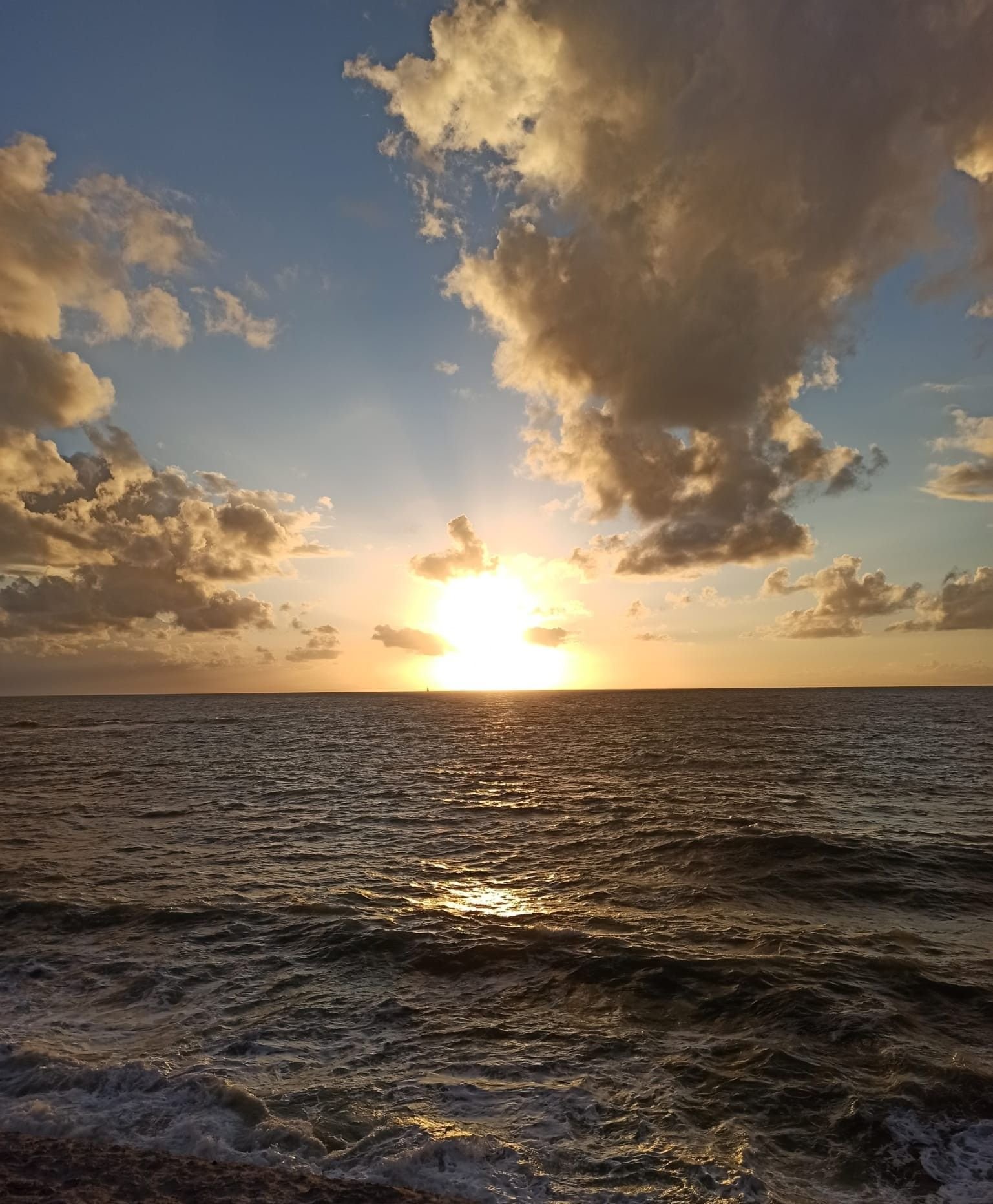 Le coucher de soleil sur l'océan, photo gratuite