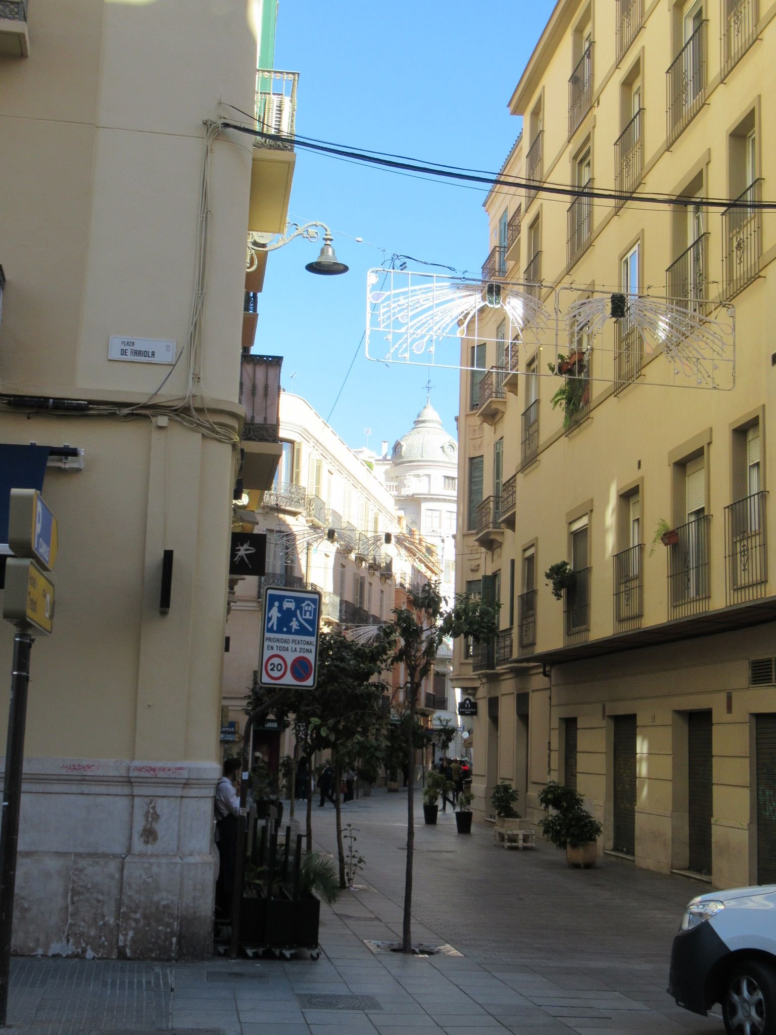 Une rue étroite, des bâtiments, photo gratuite