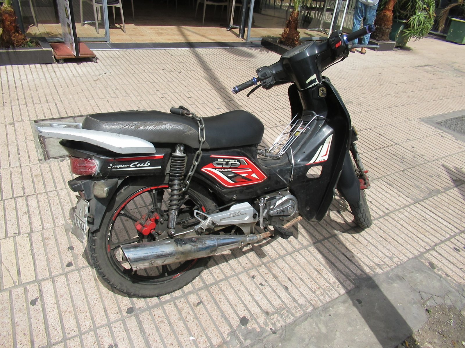 Scooter super cub avec cadenas