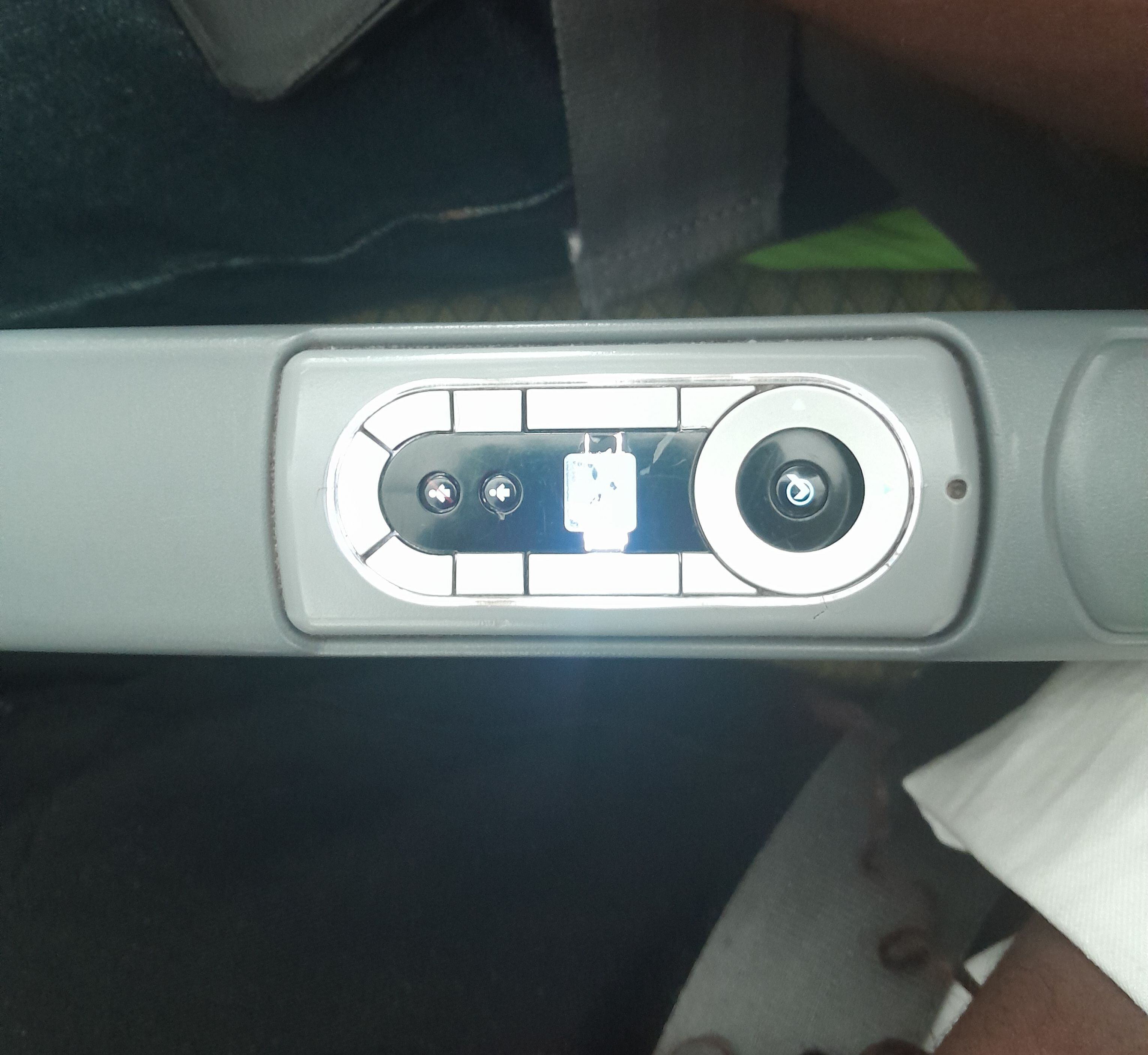 Commandes d'accoudoir de siège d'un avion photo gratuite