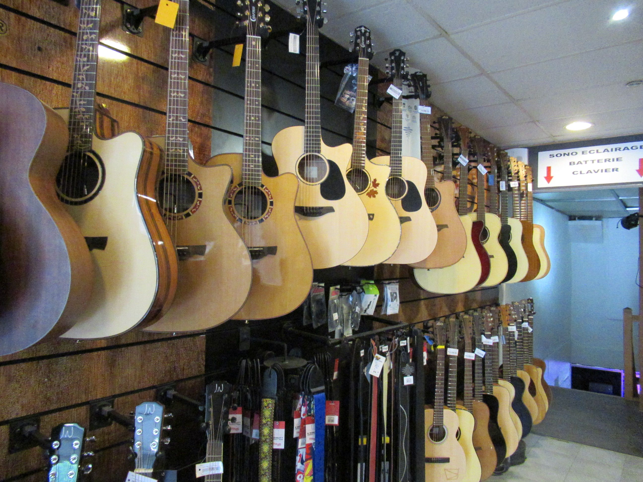 Guitare sèche