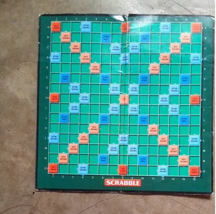 Plateau de jeu Scrabble photo gratuite