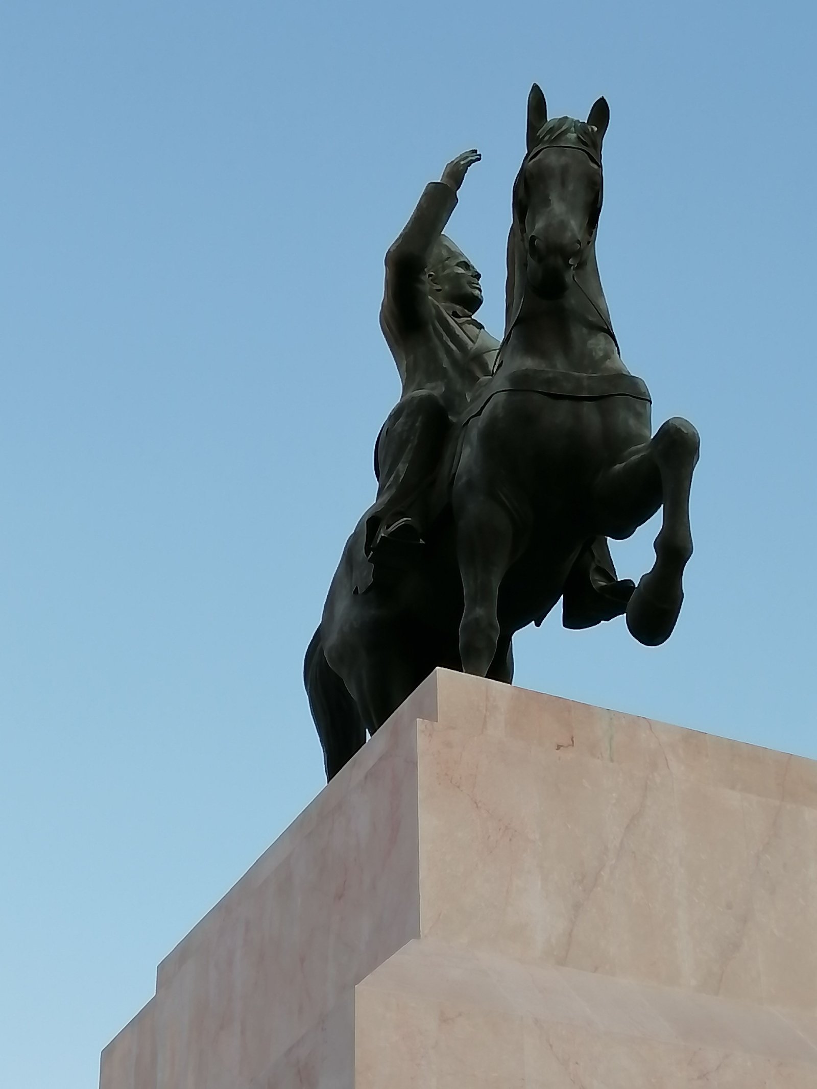 Statue équestre de Bourguiba à Tunis Tunisie