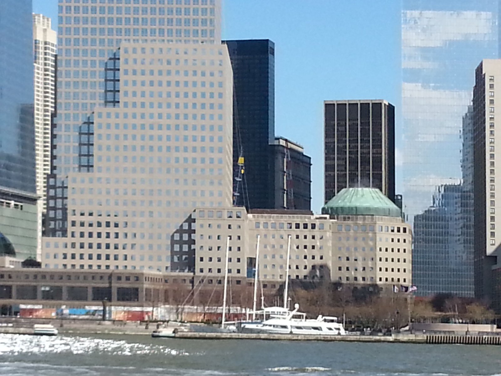 Immeubles au bord du fleuve à New-York, Etats-Unis, photo gratuite