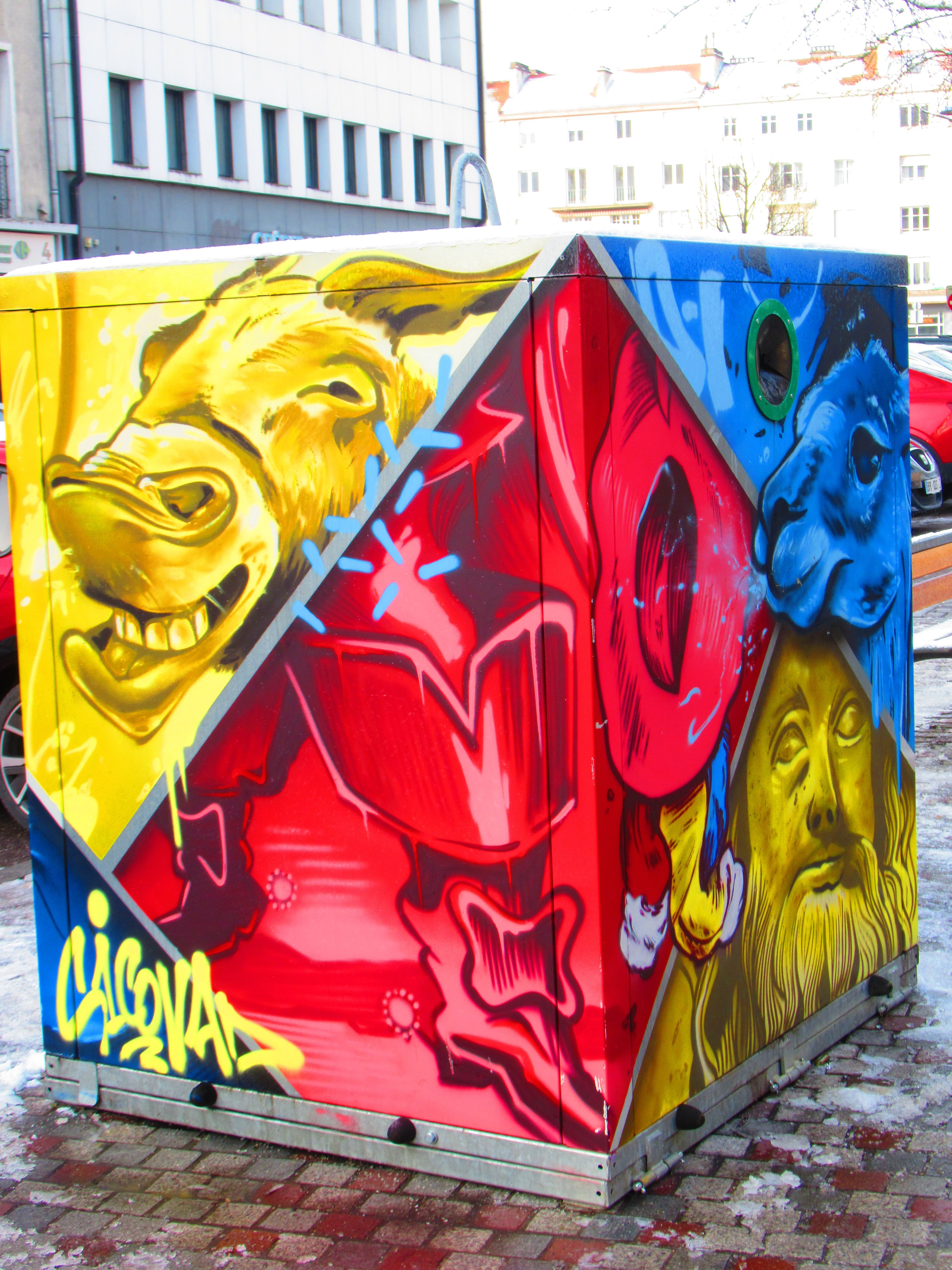 Container de recyclage pour le verre, décoré