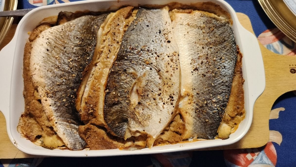 Une recette du filet de loup à la farce de poisson photo gratuit