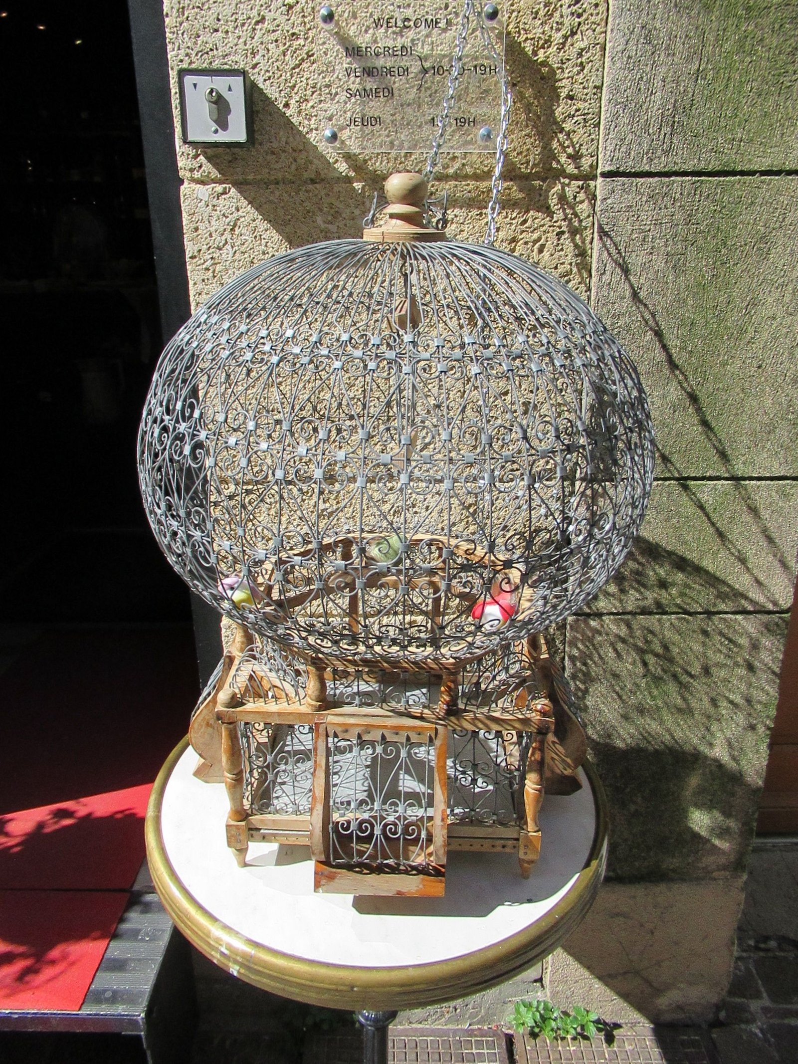 Ancienne cage à oiseaux en métal