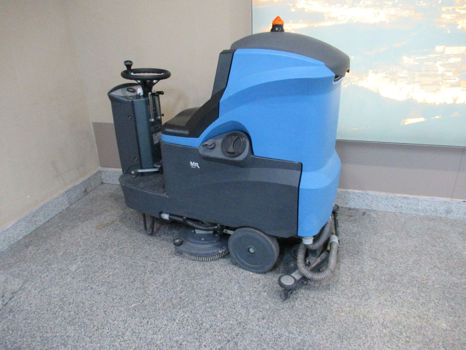 Autolaveuse FIMAP de couleur bleue