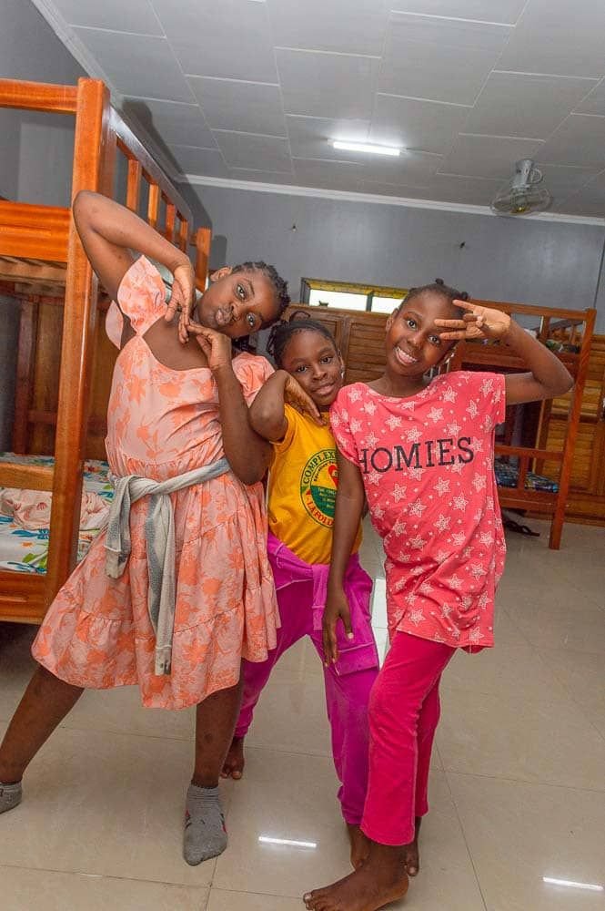 Pose des fille photo gratuite