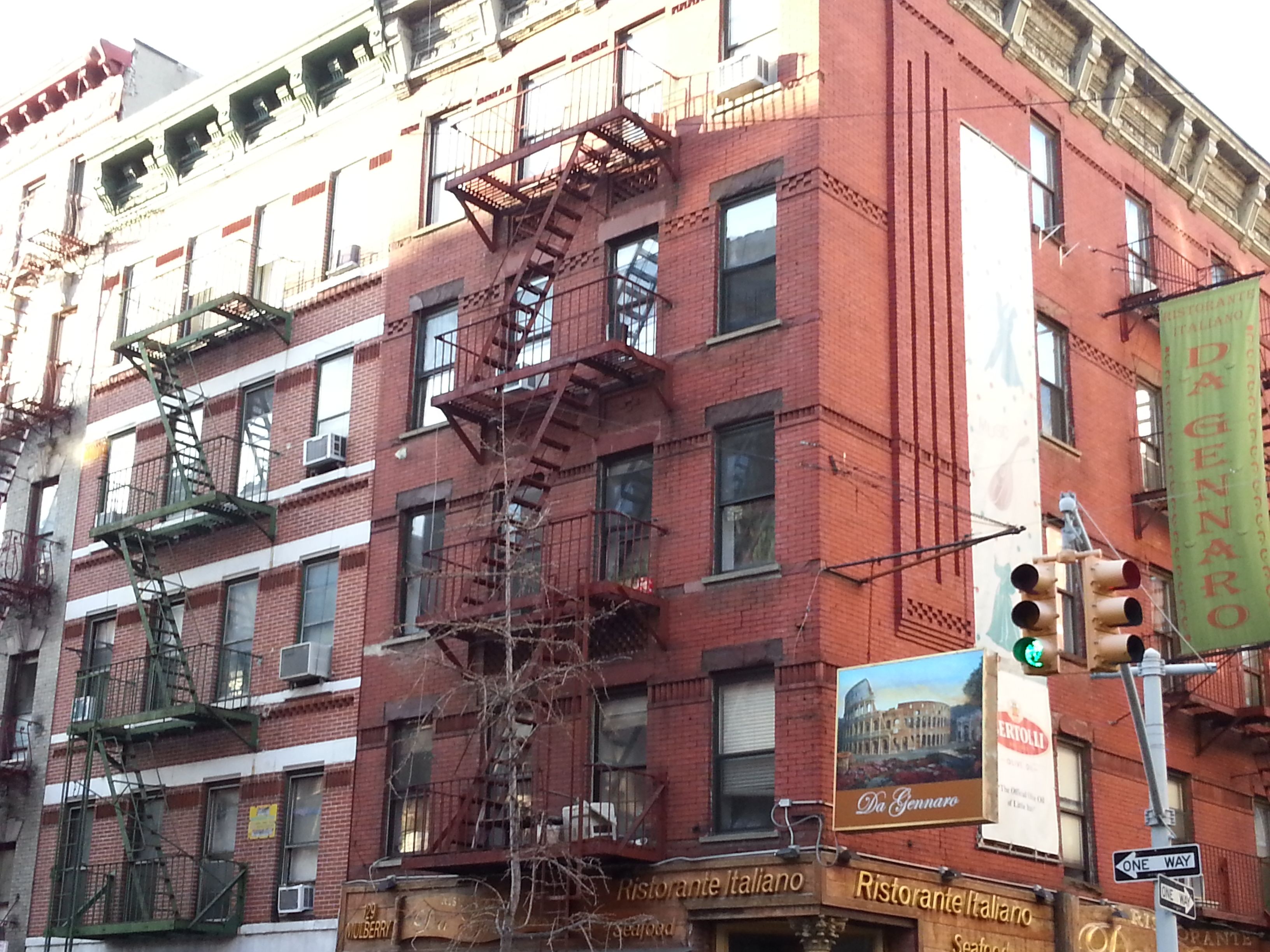 Anciens immeubles de New York avec escaliers de secours, États-Unis