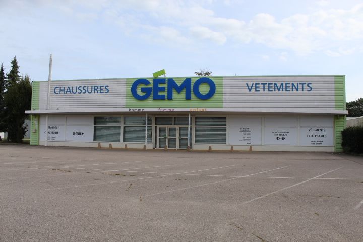 Magasin de chaussures et vêtements Gémo en France