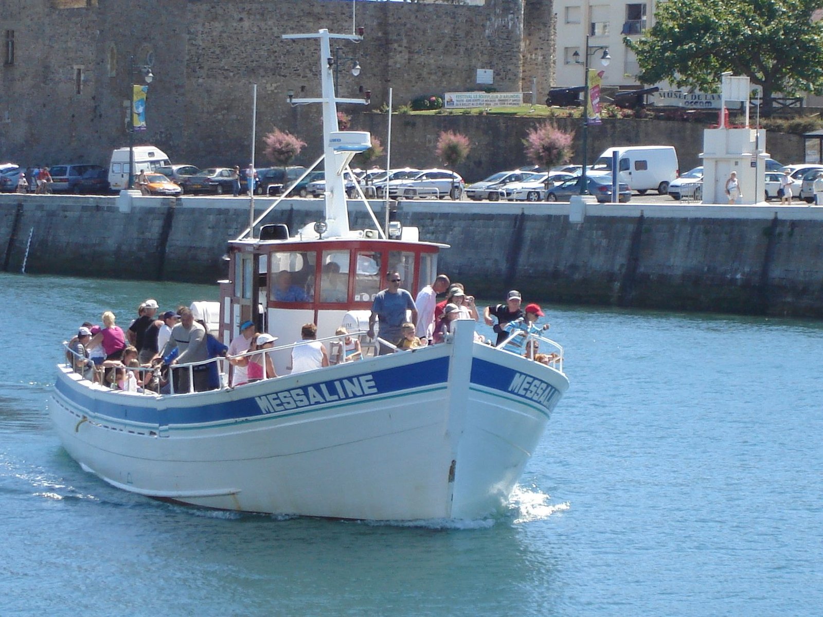 Croisière touristique à bord du "MESSALINE" aux Sables d'Olonne photo gratuite
