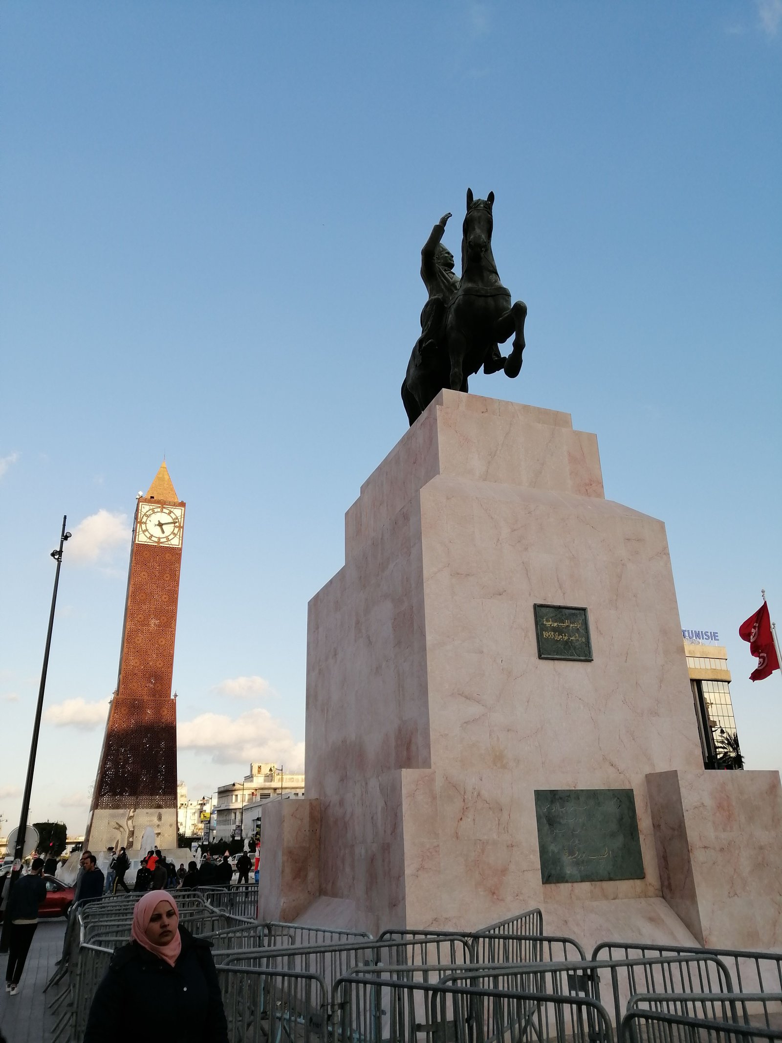 Aperçu de la statue de Bourguiba au centre de Tunis
