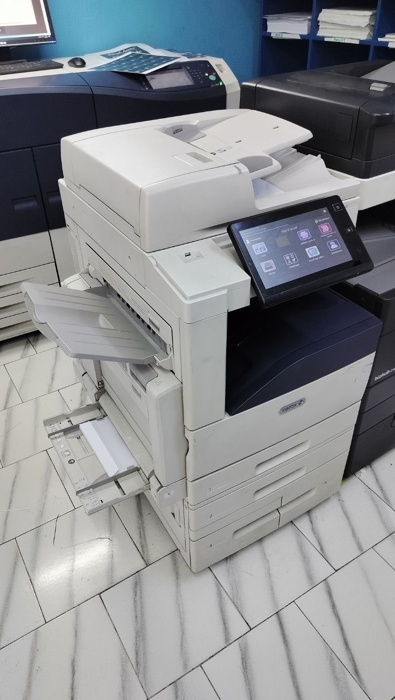 Equipement électronique multifonction de l'informatique photo gratuite