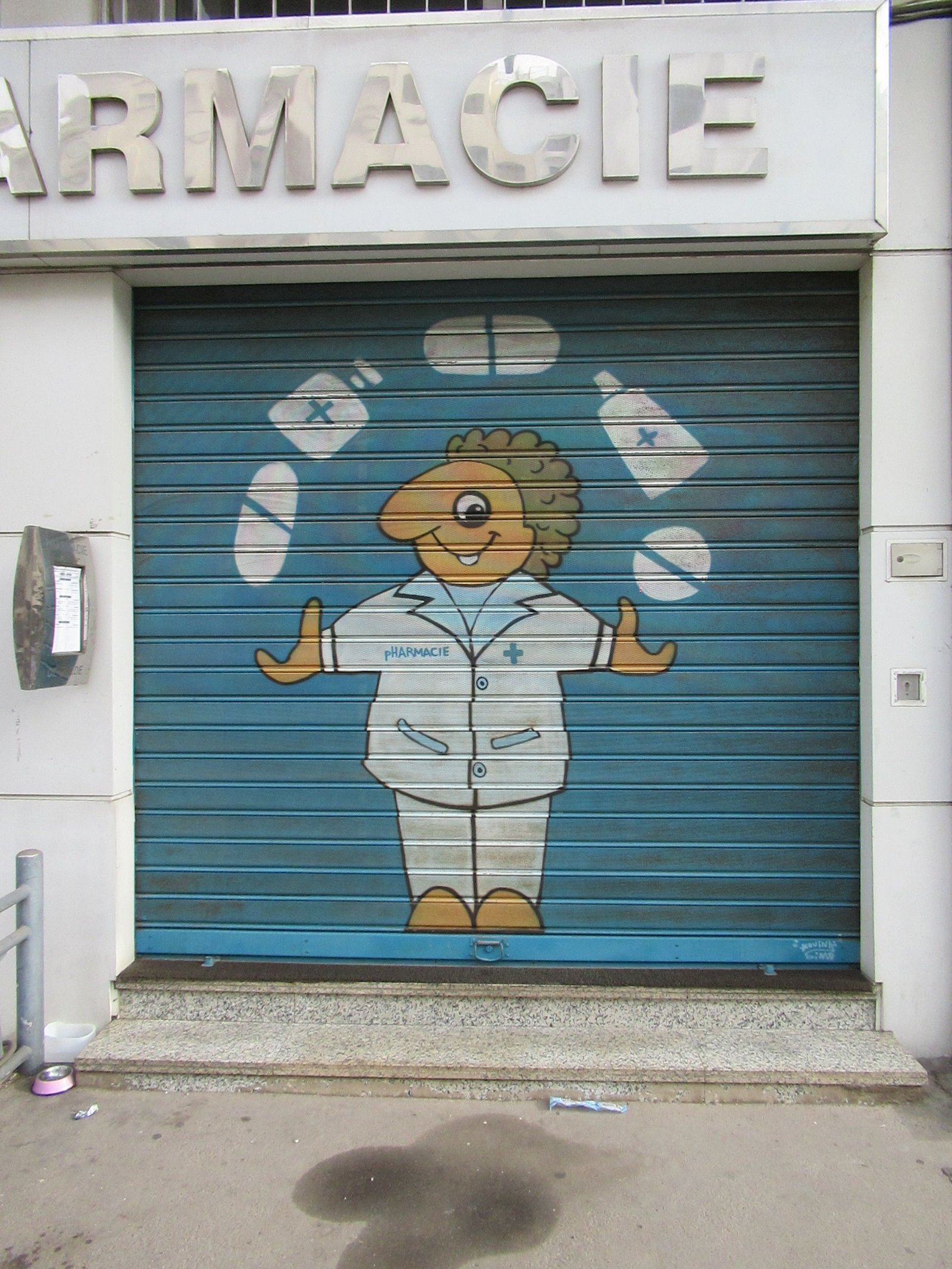 Mini-pharmacie de vente de médicaments fermée