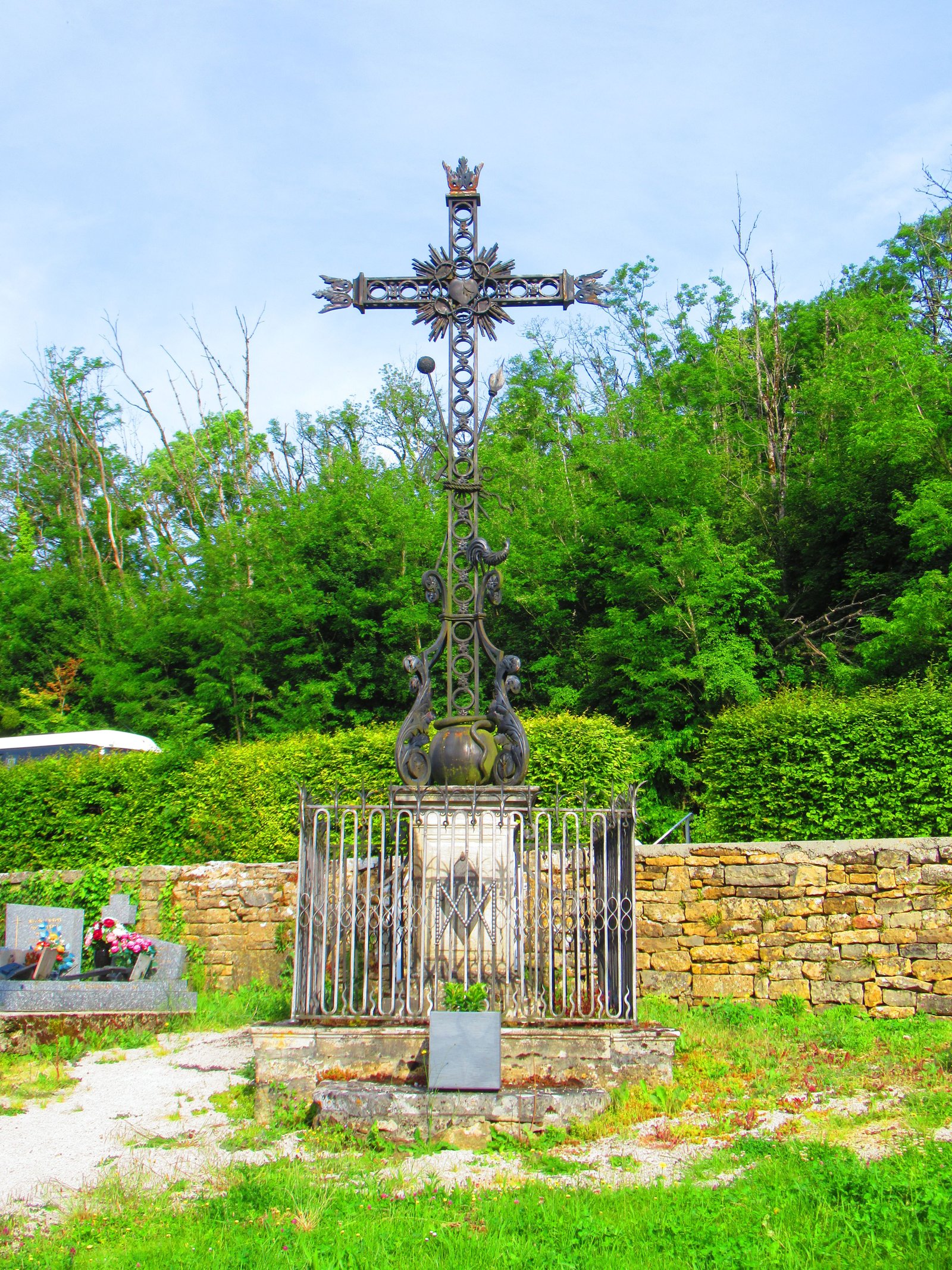 Une croix monumentale, photo gratuite