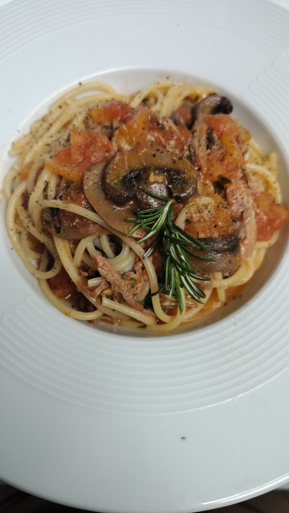 Spaghettis au canard, photo gratuite