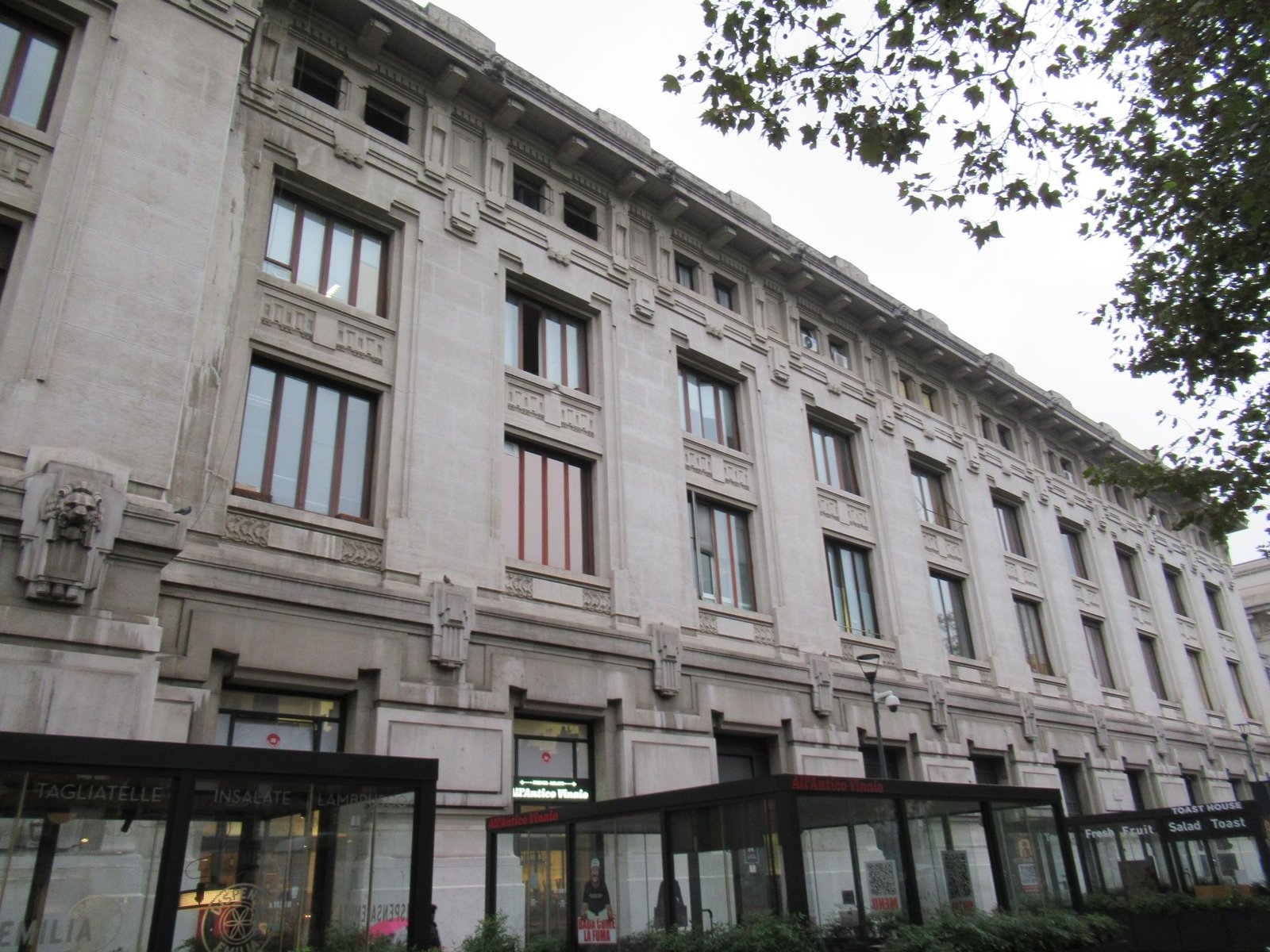 Restaurant All'ANTICO VINAIO dans la ville de Milan Lombardie en Italie photo gratuite