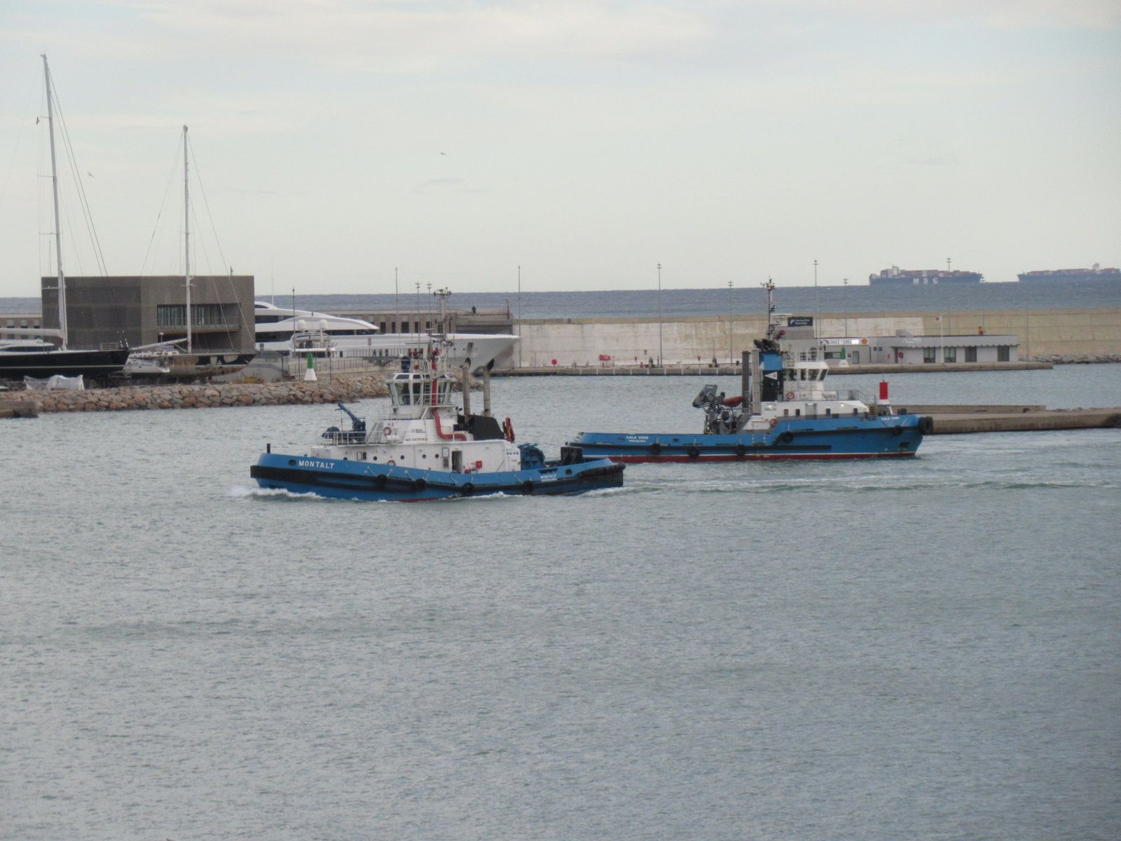 Remorqueurs pour pétroliers au port, bateau photo gratuite